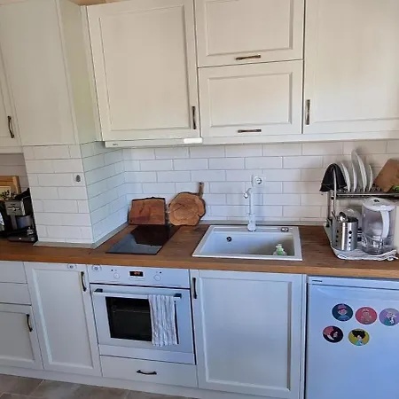 Lovely 1-bedroom With Mountain View Διαμέρισμα *